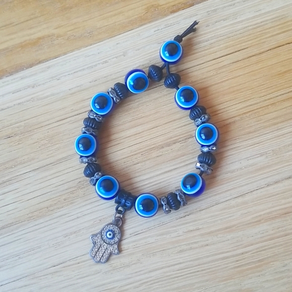 Vintage Hamsa hand / hand of Fatima / evil eye protection bracelet - Picture 1 of 5